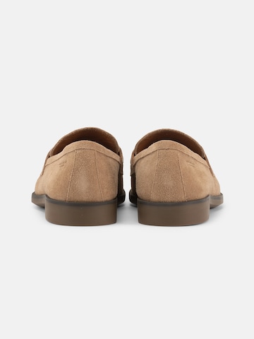 VAGABOND SHOEMAKERS Slip-ons 'Troy' in Beige