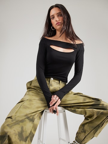 ABOUT YOU Тениска 'Mirja' в черно: отпред