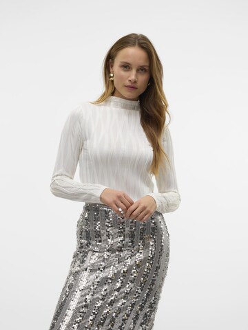 VERO MODA Shirt 'PEONY' in White: front
