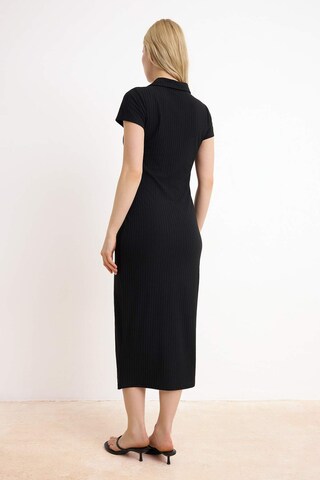 Trendyol - Vestido en negro