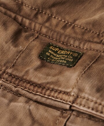 Superdry Regular Cargobroek in Bruin