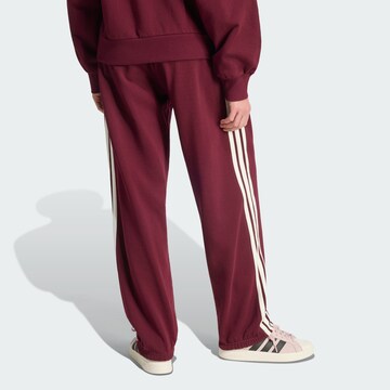 ADIDAS SPORTSWEAR Loosefit Sportovní kalhoty – červená