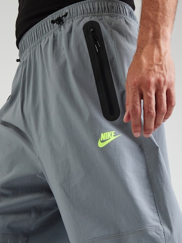 Loosefit Pantalon Nike Sportswear en gris
