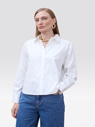 Lola Casademunt Bluse in Weiß: Vorderseite