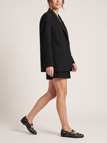 VENEZIA Ballet Flats in Black