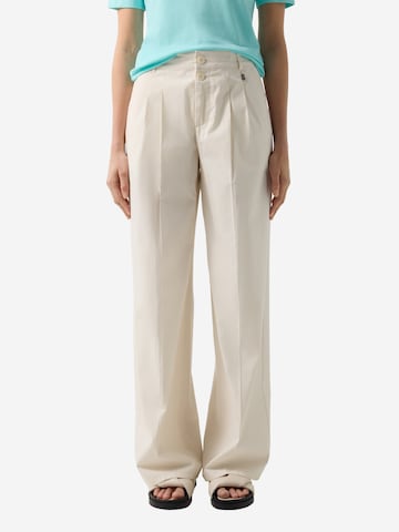 BOGNER Wide leg Pleat-front trousers 'Amy' in White: front