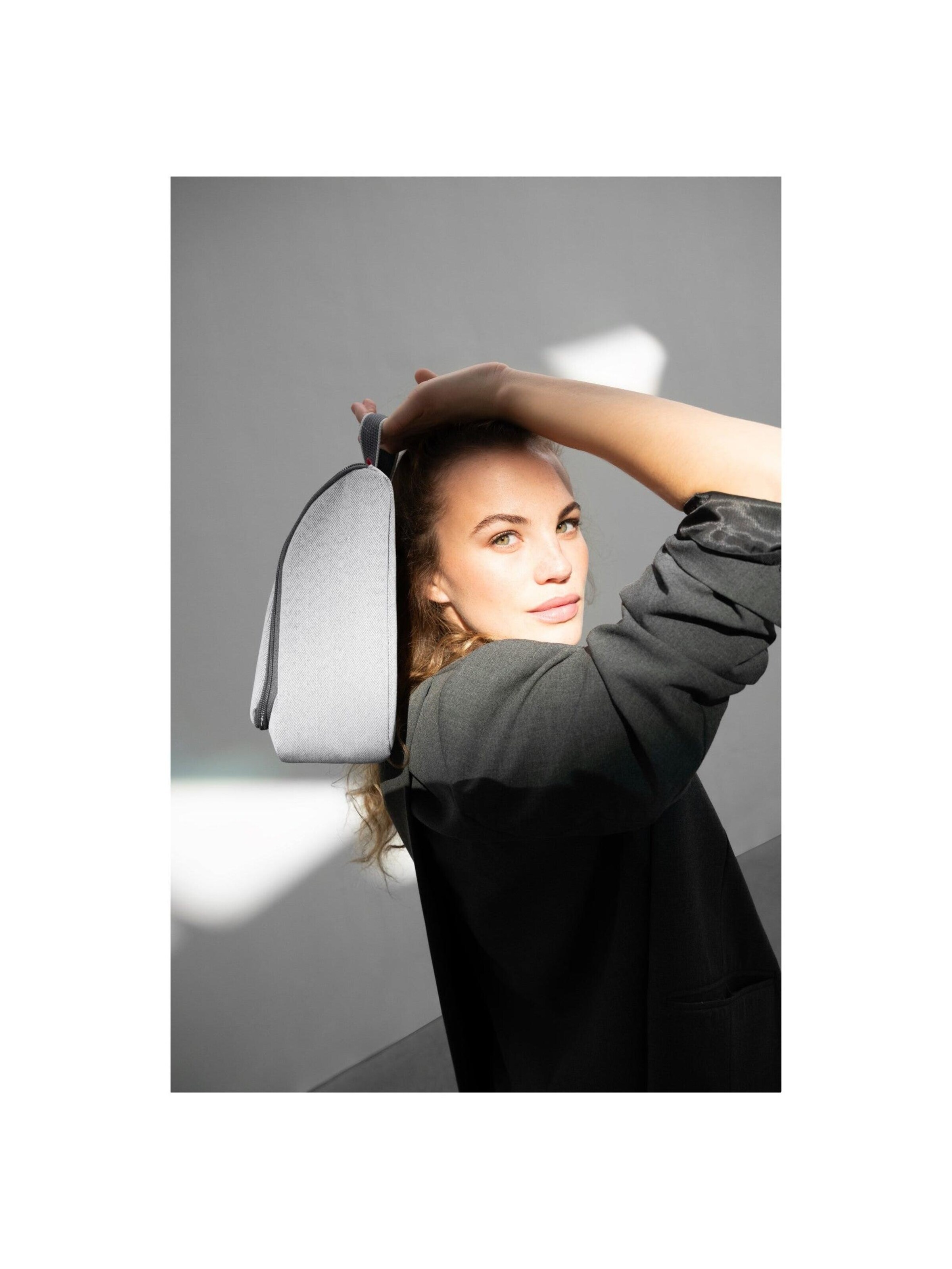REISENTHEL Kulturtasche‌‌‌‌‌‌‌‌‌‌ in Grau