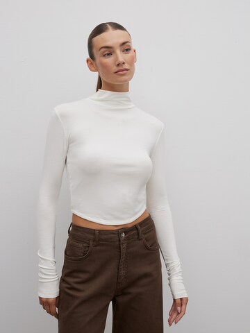 RÆRE by Lorena Rae Shirt in Wit: voorkant