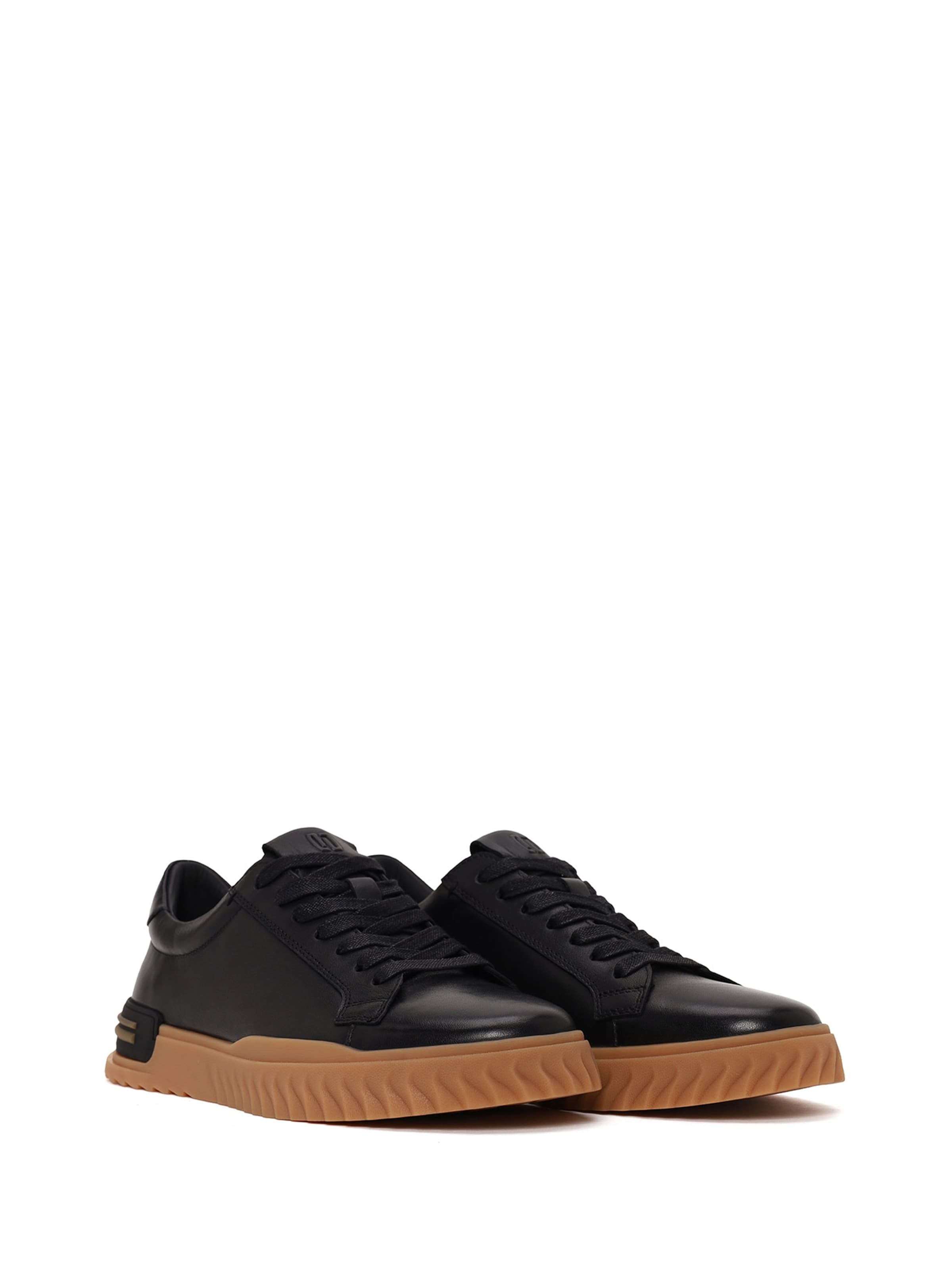 Sneaker low de la Derimod pe negru