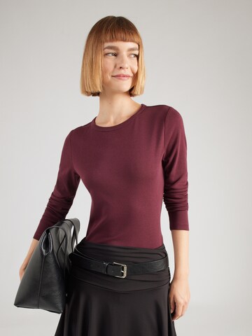 Tricou de la s.Oliver pe roșu: față