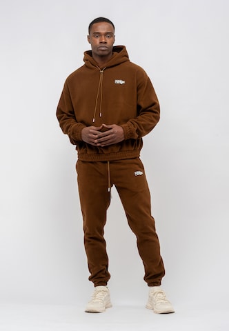 Tom Barron Tracksuit in Brown: front