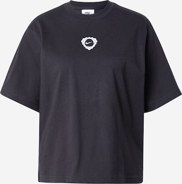 Nike Sportswear Shirt in Black: front