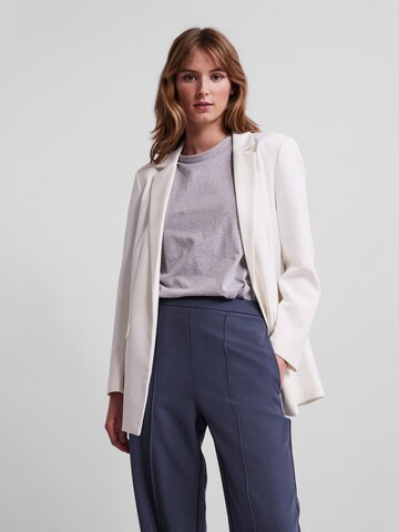 Blazer 'PCBOZZY' PIECES en blanc : devant