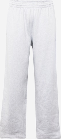 ADIDAS ORIGINALS Loosefit Hose 'Essentials' in Grau: Vorderseite