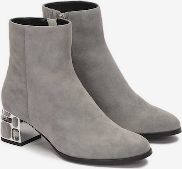 Ankle boots di Kazar in grigio