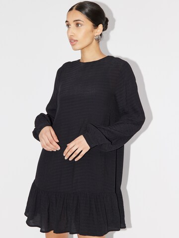 Rochie 'Elvira' de la LeGer by Lena Gercke pe negru: față