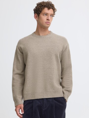 Casual Friday - Jersey 'CFAdils ONeck Knit' en marrón: frente
