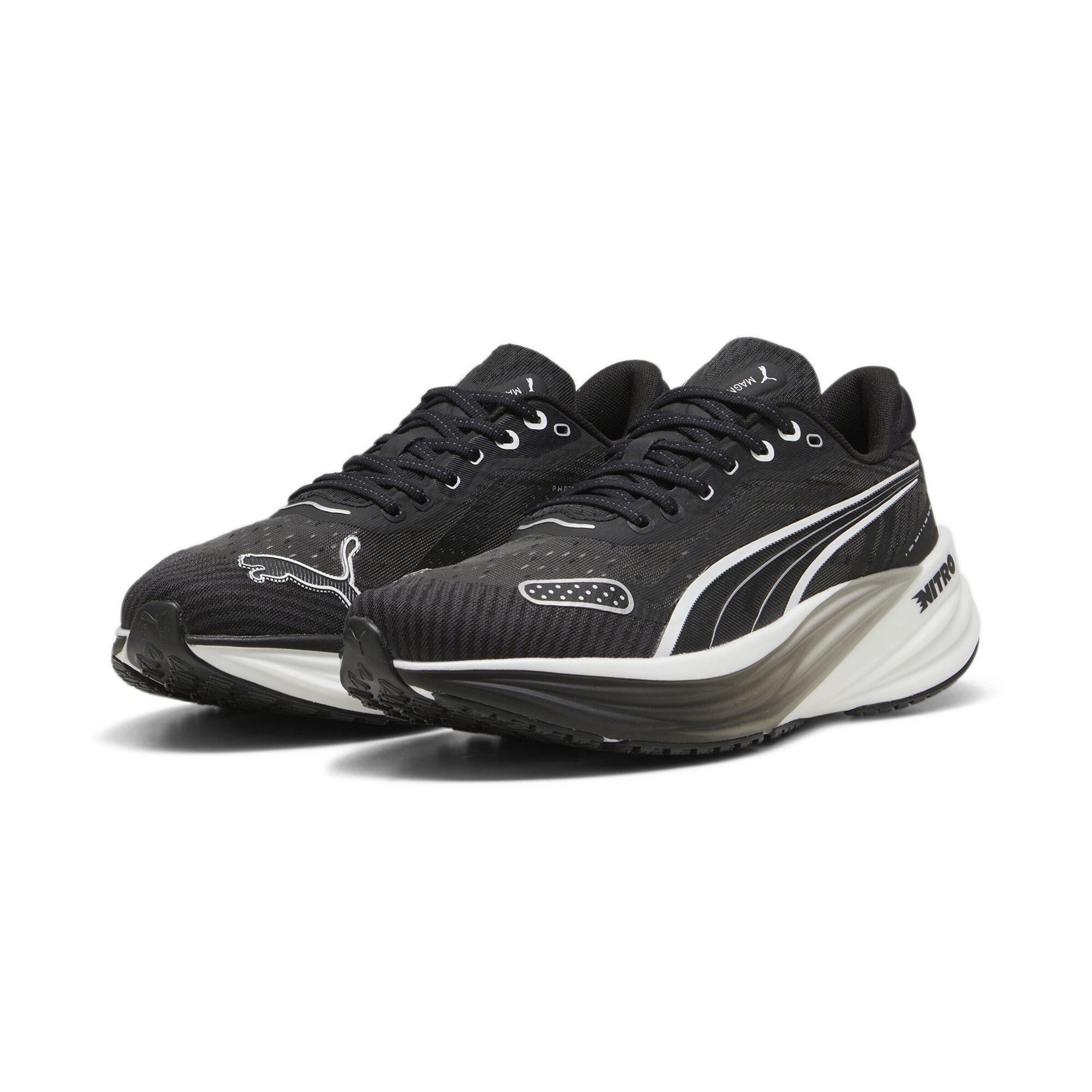 Chaussure de course 'Magnify NITRO™' PUMA en noir