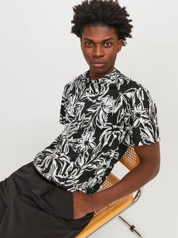 JACK & JONES Shirt 'JORLAFAYETTE AOP TEE SS CREW NECK' in Zwart