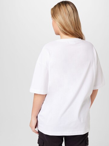 T-shirt Calvin Klein Curve en blanc