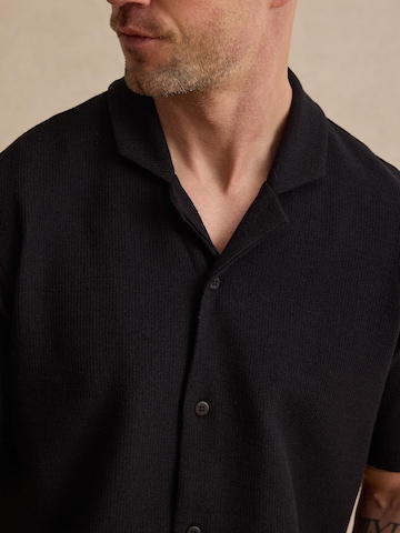 DAN FOX APPAREL Regular fit Button Up Shirt 'Leon' in Black