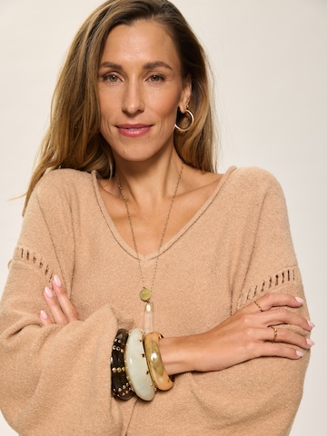 Kamila Šikl Πουλόβερ σε μπεζ