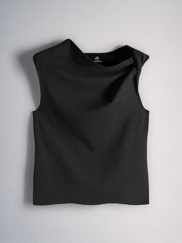 Top de la The Set pe negru