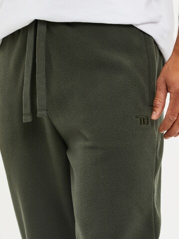 Effilé Pantalon Threadbare en vert