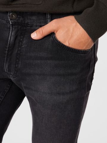 Slimfit Jeans 'Chuck' de la BRAX pe negru