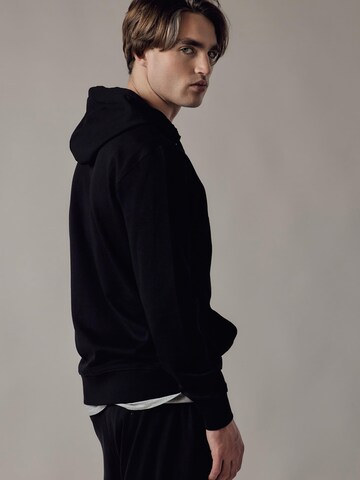 OWN Off With Nature Sweatshirt 'Felpa con Cappuccio' in Black