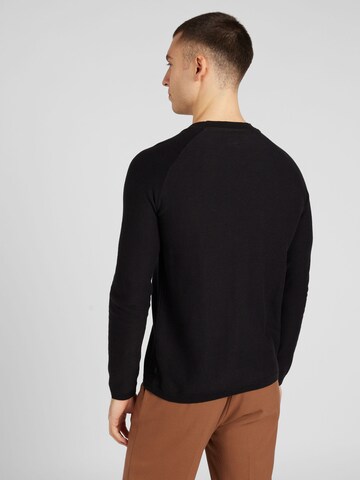 QS - Pullover em preto