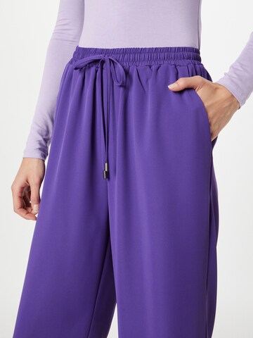 SISTERS POINT Loosefit Hose 'VAGNA' in Lila