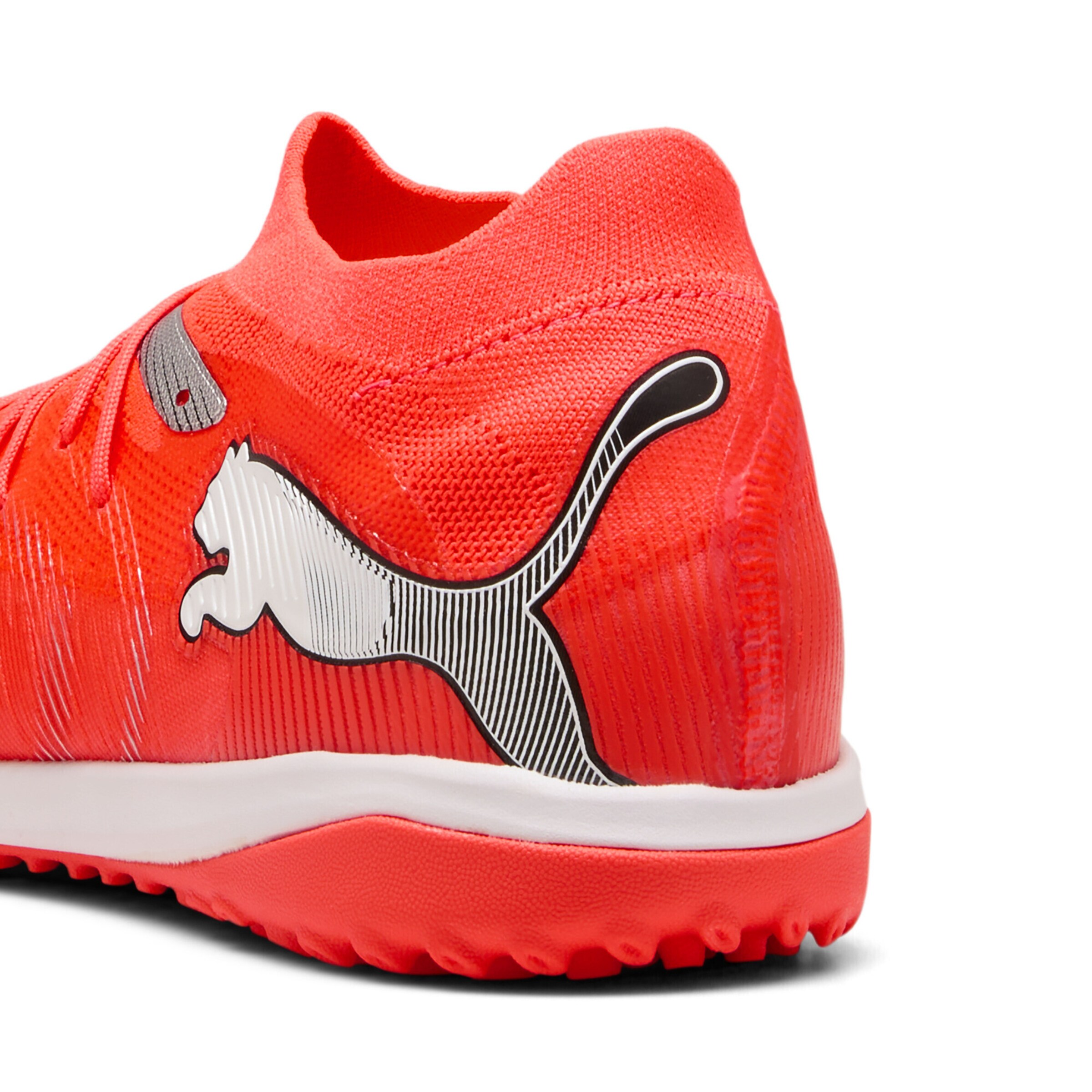 PUMA Soccer shoe 'Future 9 Match' in Red