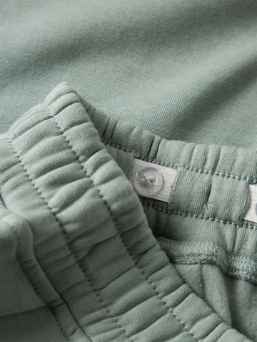 NAME IT - Tapered Pantalón en verde