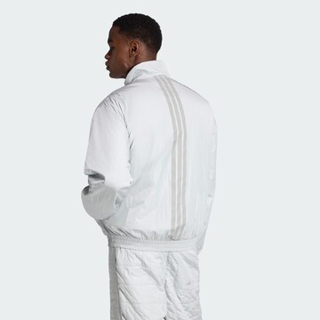 ADIDAS SPORTSWEAR Спортивная куртка 'Adidas x Moon Boot' в Серый