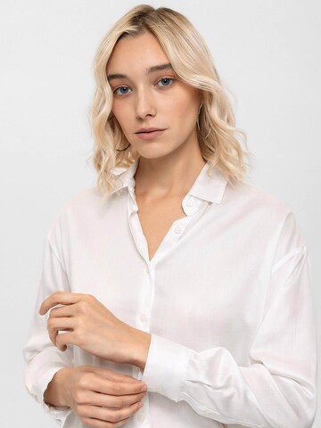 By Diess Collection - Blusa en blanco