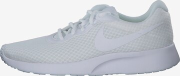 Baskets basses 'Tanjun DJ6257' Nike Sportswear en blanc