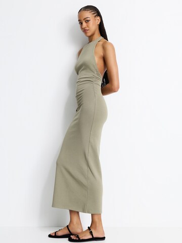 Robe Pull&Bear en vert