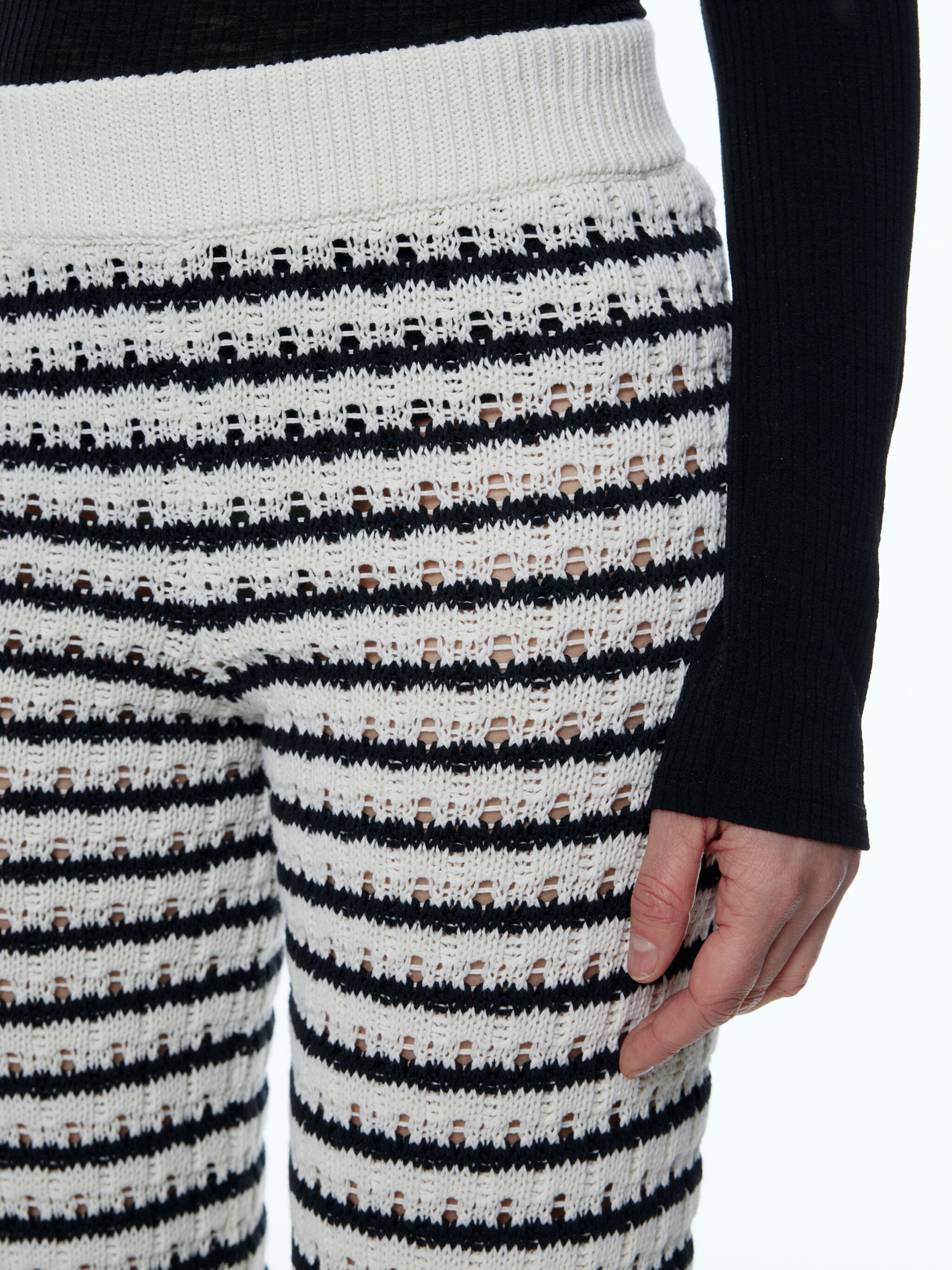 EDITED Produkte Hose 'Samia' schwarz