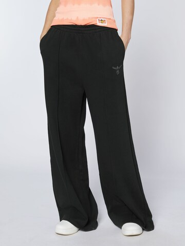 CHIEMSEE Regular Pants in Black: front