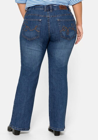 SHEEGO Bootcut Jeans 'Maila' i blå