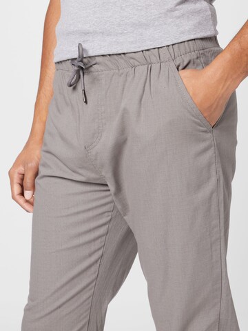 Denim Project Tapered Trousers 'JUTA' in Grey