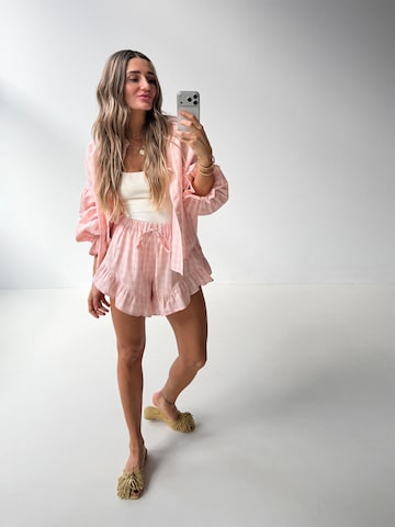 Tatiana Zidekova - Acampanado Pantalón en amarillo