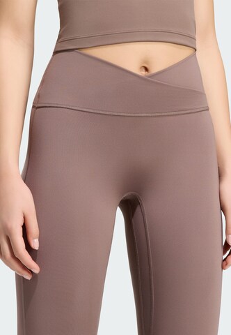 ADIDAS PERFORMANCE - Skinny Pantalón deportivo 'Studio All Me' en marrón