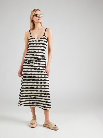 Robes en maille 'ONLEvara' ONLY en noir