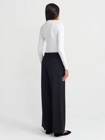 Dilvin Wide leg Pants in Black
