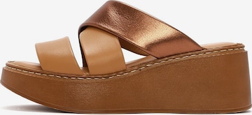 Derimod Mule in Brown: front