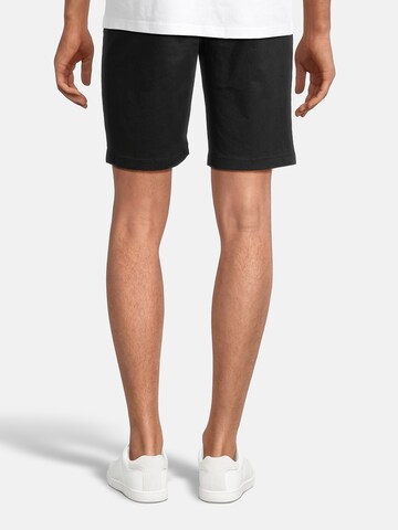 AÉROPOSTALE Regular Shorts in Schwarz