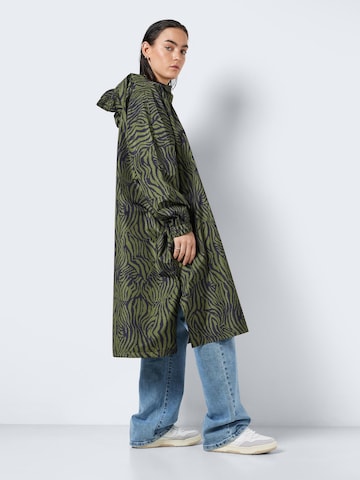 Noisy may Between-Seasons Coat 'SKY' in Black