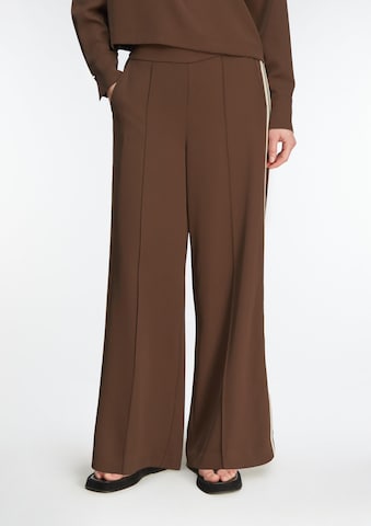 Wide Leg Pantalon à plis COMMA en marron : devant